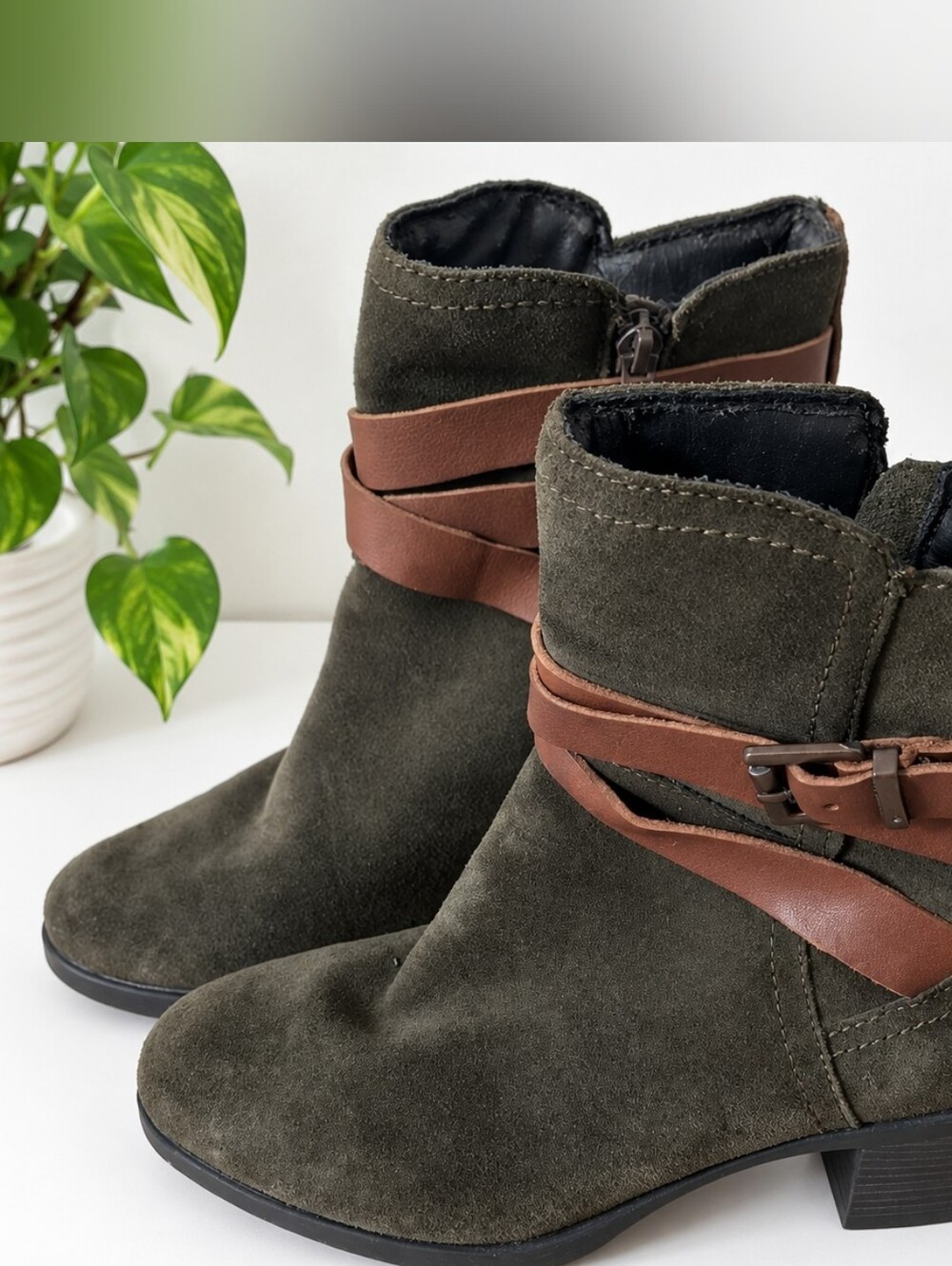 Skechers Olive Green Leather Block Heel Ankle Booties